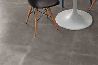 Moderne graue Fliesen